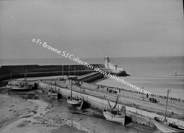 HARBOUR & LIGHTHOUSE